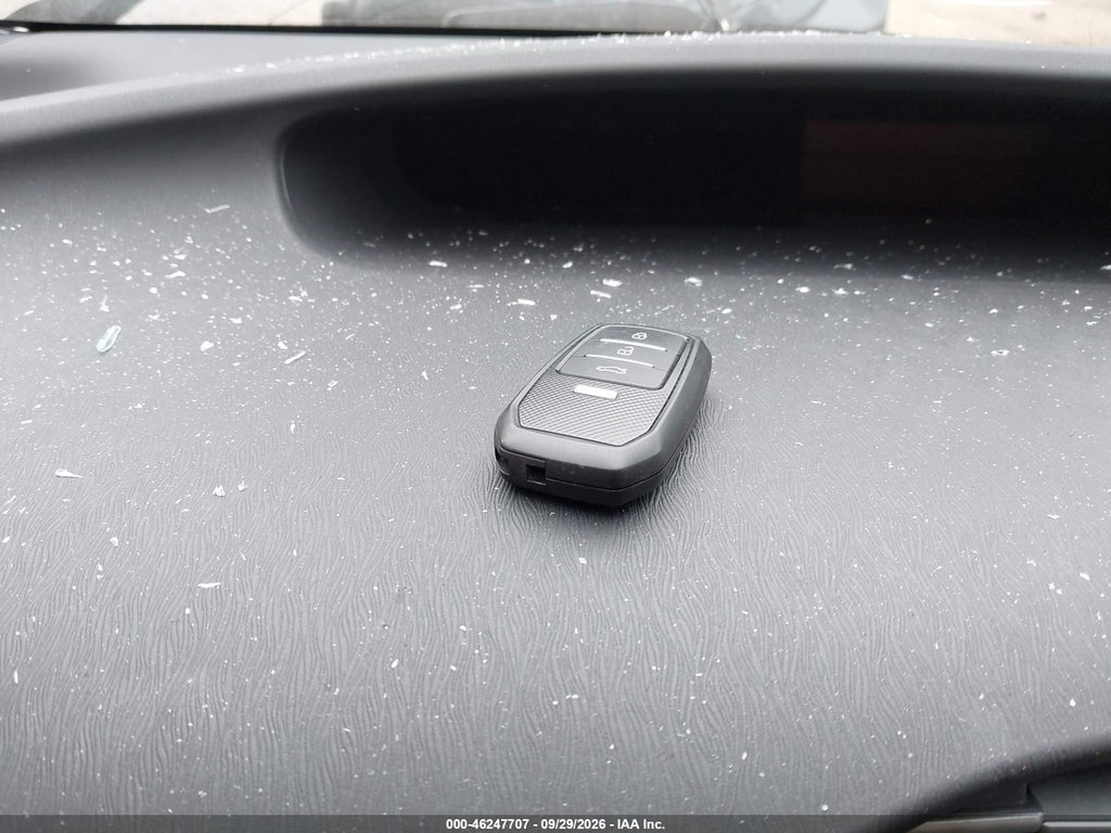 2011 Toyota Prius Four photo 11