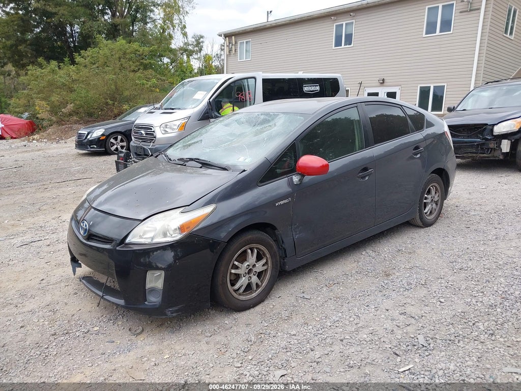 2011 Toyota Prius Four photo 2