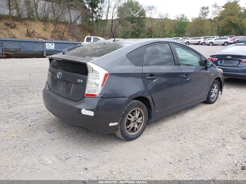 2011 Toyota Prius Four photo 4