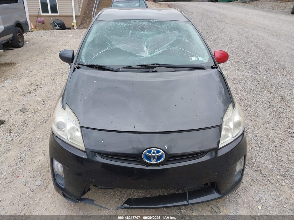 2011 Toyota Prius Four photo 6