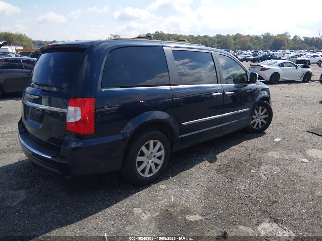 2012 Chrysler Town & Country Touring-L photo 4