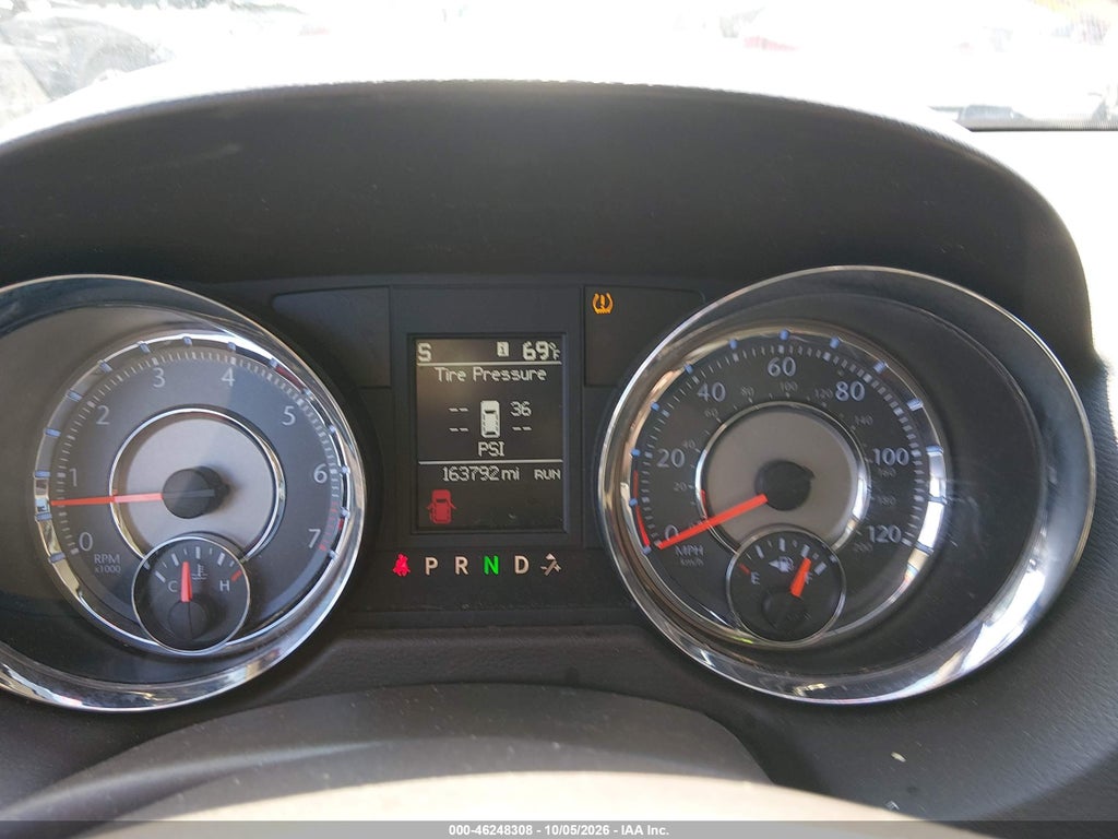 2012 Chrysler Town & Country Touring-L photo 7
