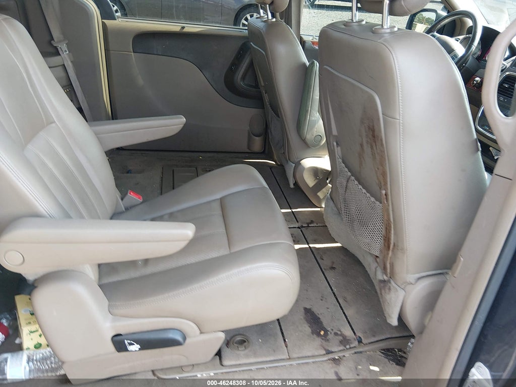 2012 Chrysler Town & Country Touring-L photo 8