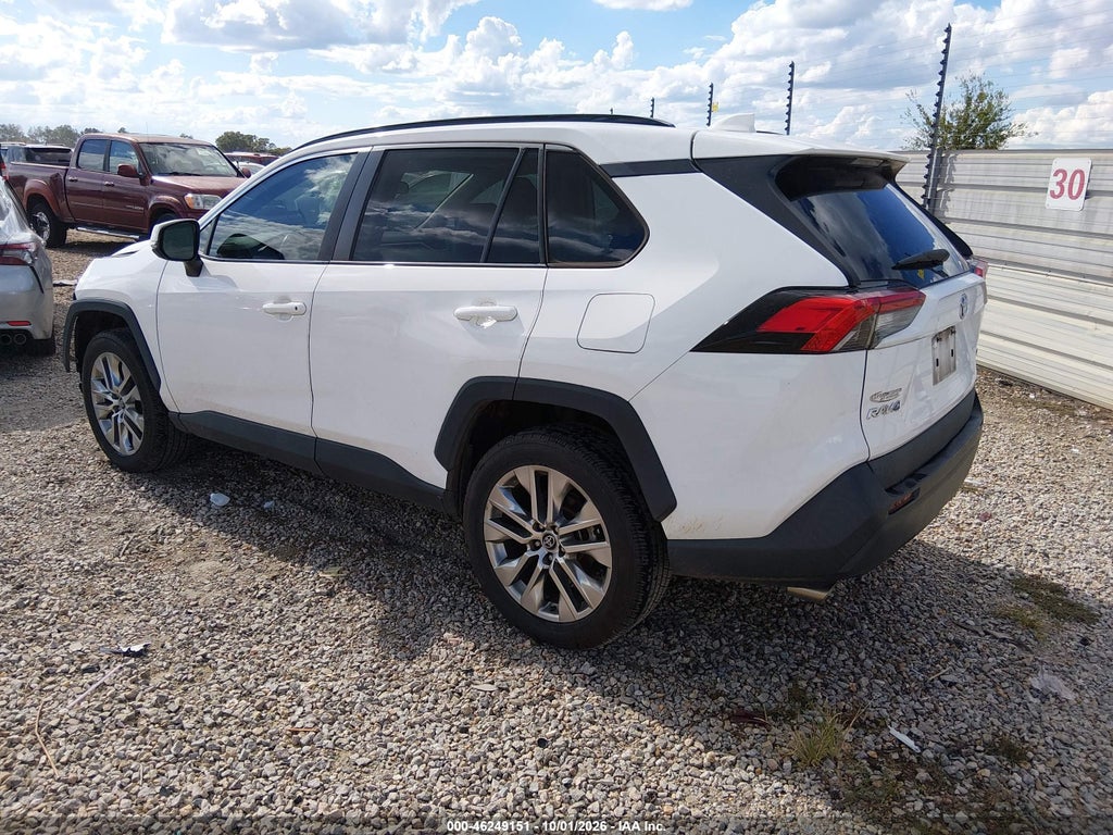 2020 Toyota RAV4 XLE Premium photo 3