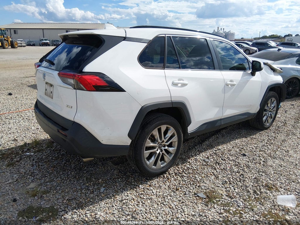 2020 Toyota RAV4 XLE Premium photo 4