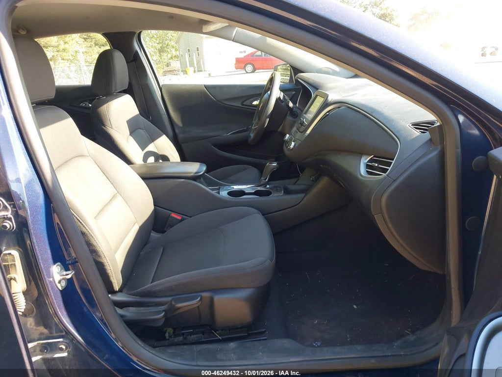 2017 Chevrolet Malibu LS photo 5