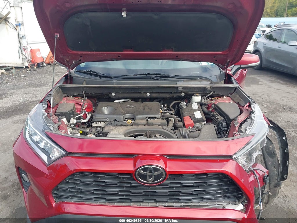 2020 Toyota RAV4 XLE Premium photo 10