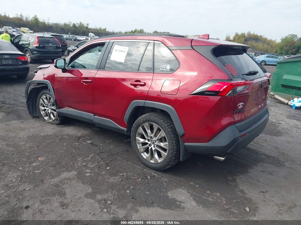 2020 Toyota RAV4 XLE Premium photo 3