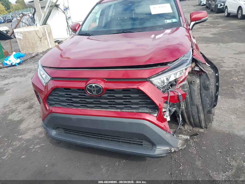 2020 Toyota RAV4 XLE Premium photo 6