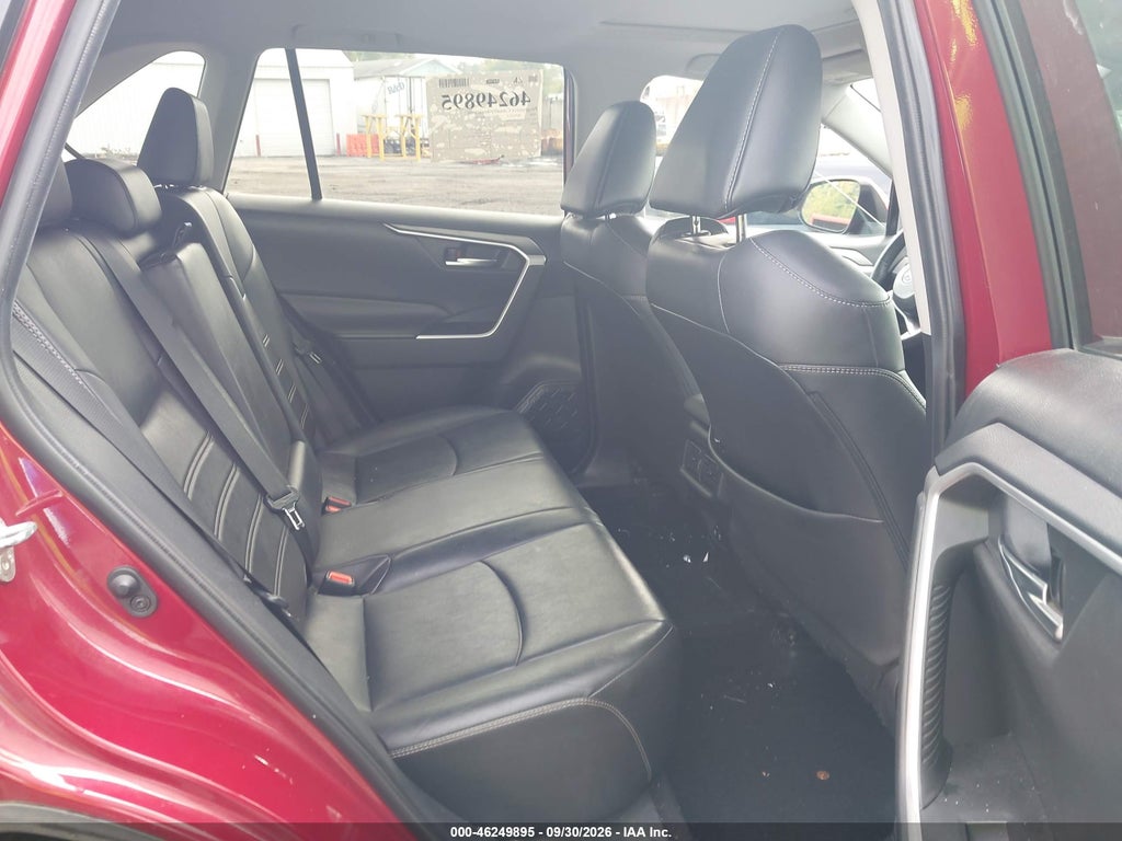 2020 Toyota RAV4 XLE Premium photo 8