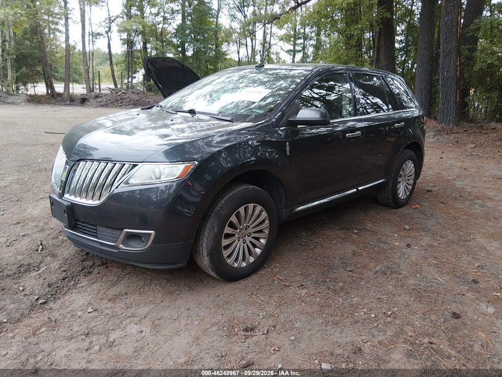 2013 Lincoln MKX photo 2