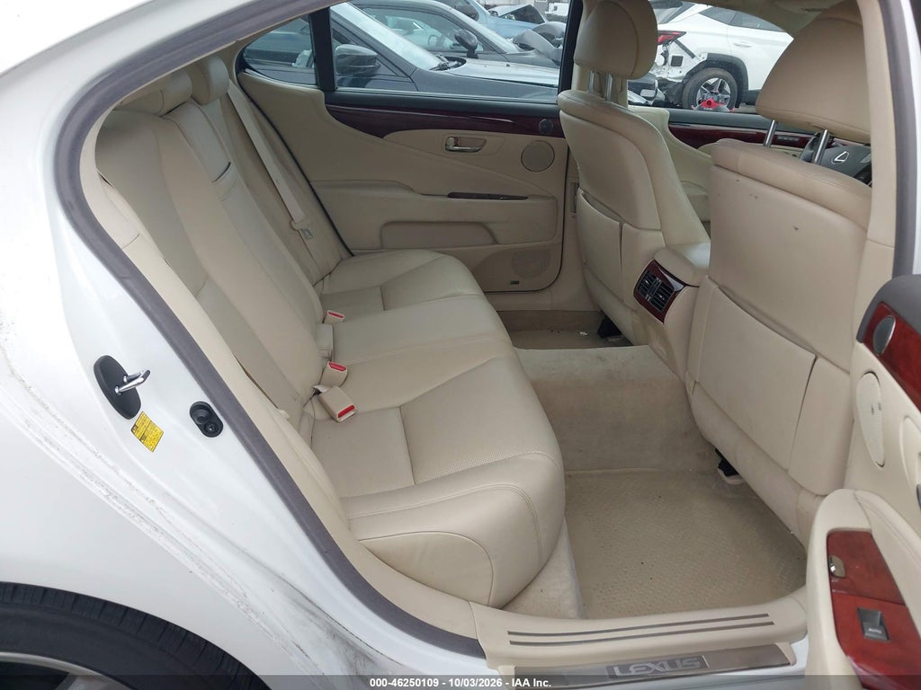 2012 Lexus LS 460 L photo 8