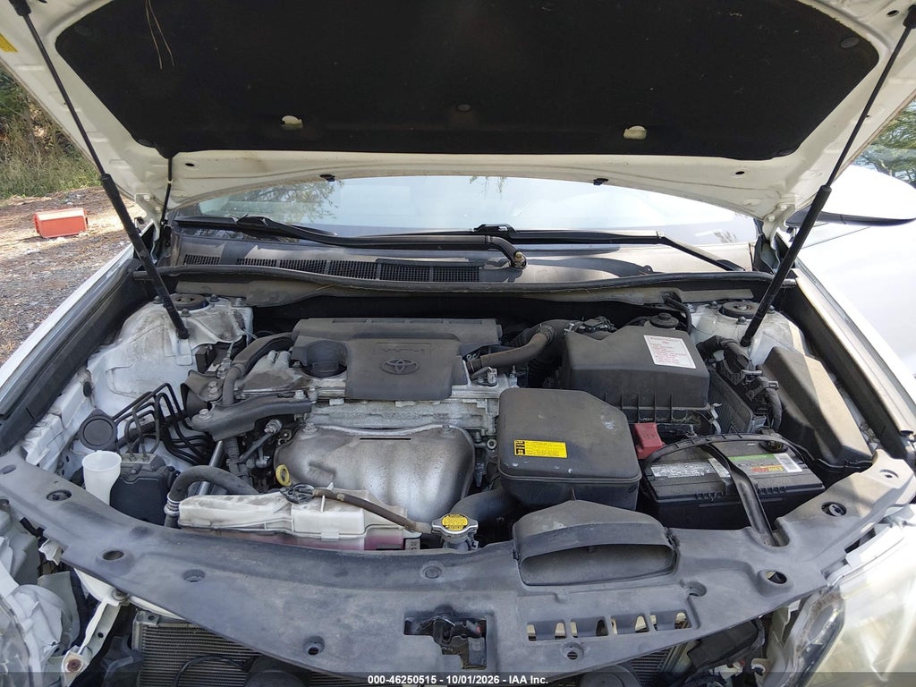 2014 Toyota Camry SE photo 10