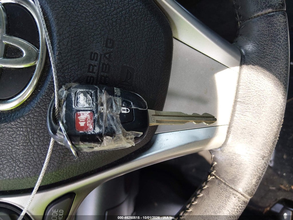 2014 Toyota Camry SE photo 11