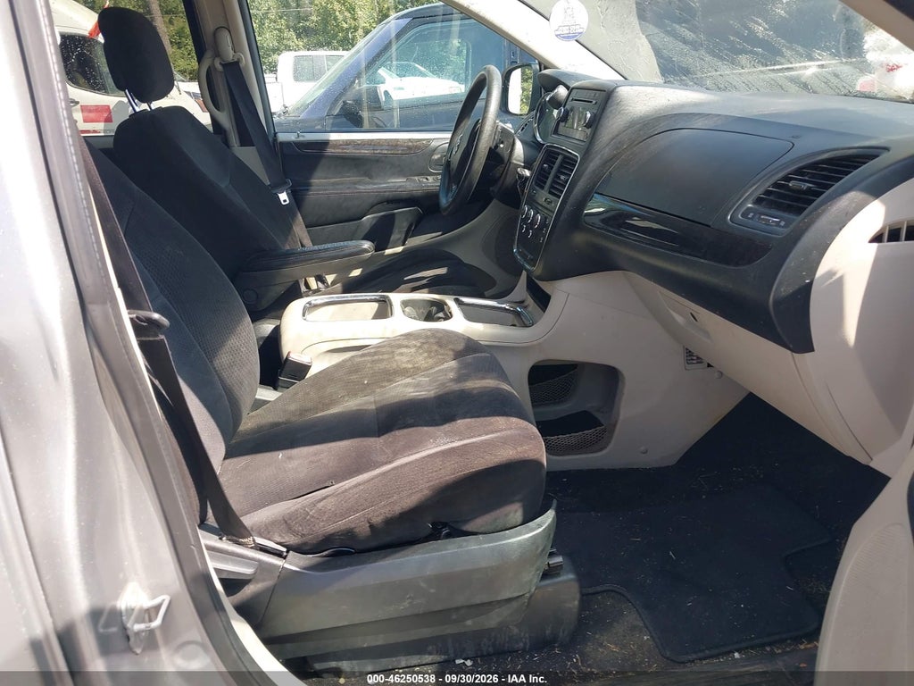 2014 Dodge Grand Caravan SXT photo 5