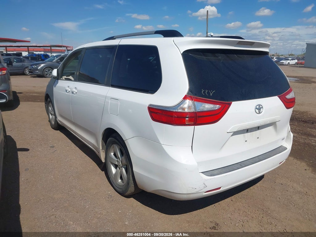 2015 Toyota Sienna LE 8 Passenger photo 3