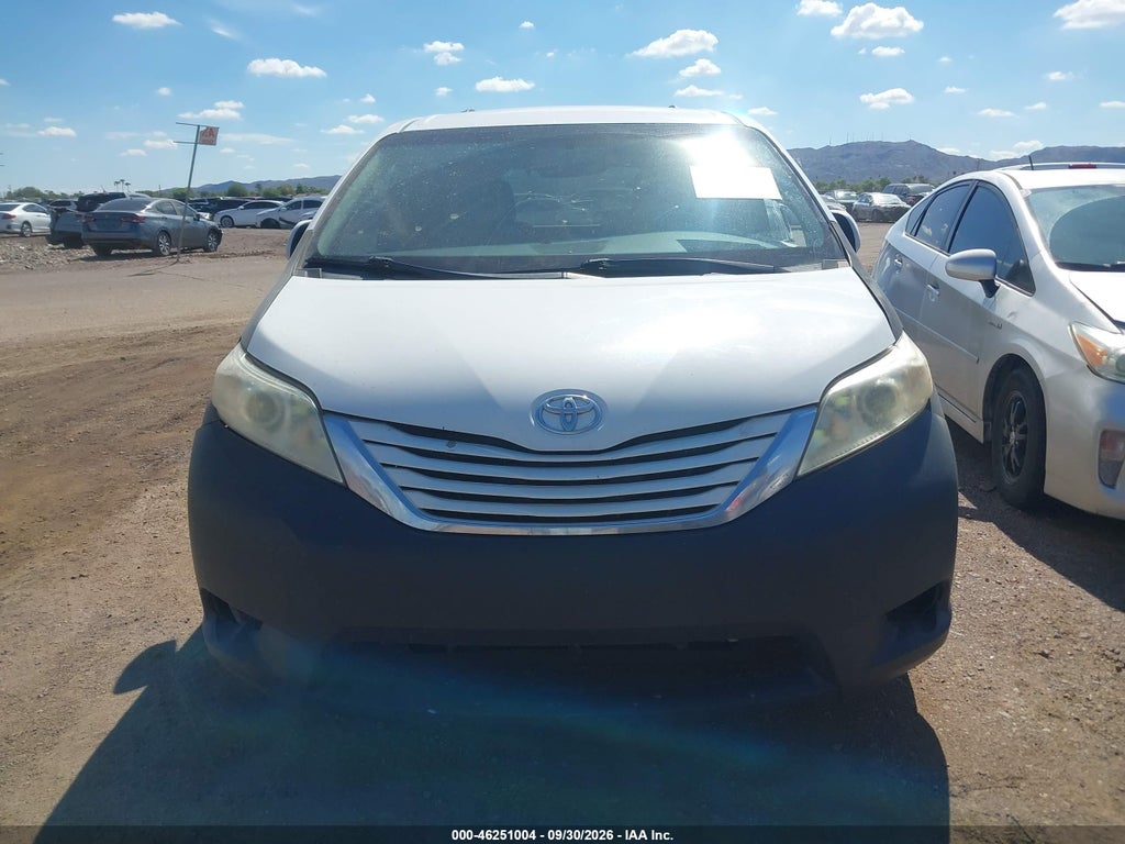 2015 Toyota Sienna LE 8 Passenger photo 6