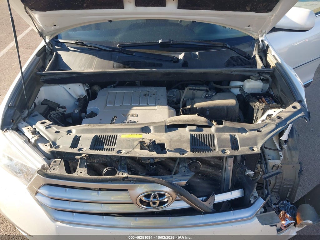 2013 Toyota Highlander Plus photo 10