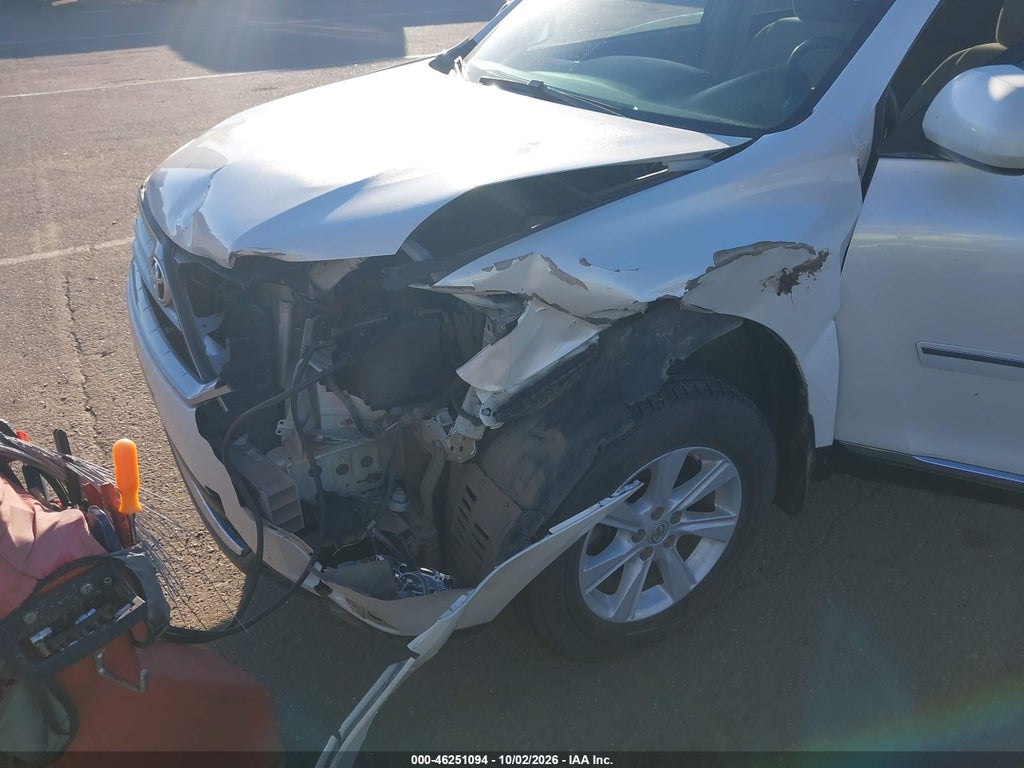 2013 Toyota Highlander Plus photo 6