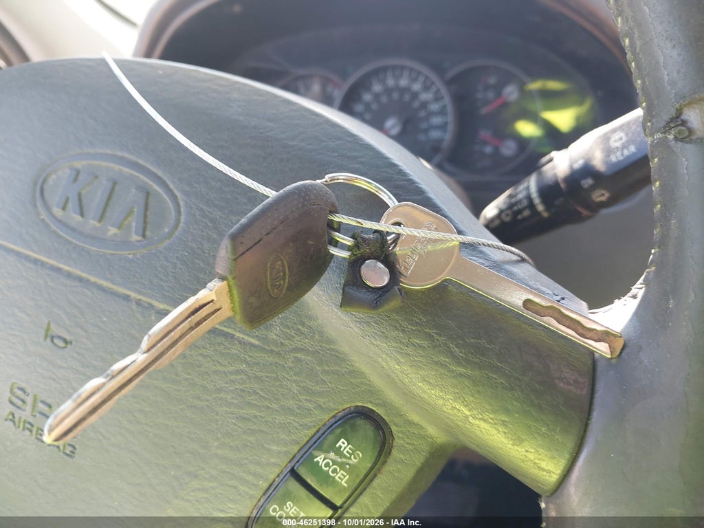 2002 Kia Sedona EX/LX photo 11