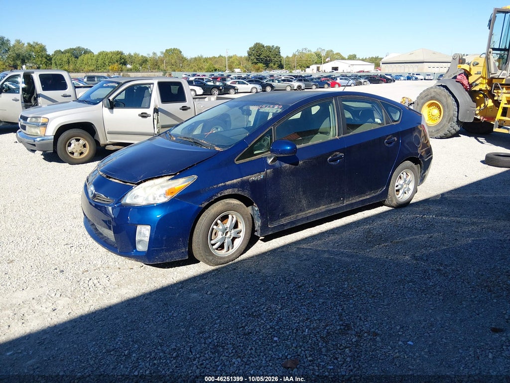 2010 Toyota Prius III photo 2