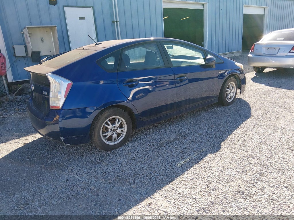 2010 Toyota Prius III photo 4