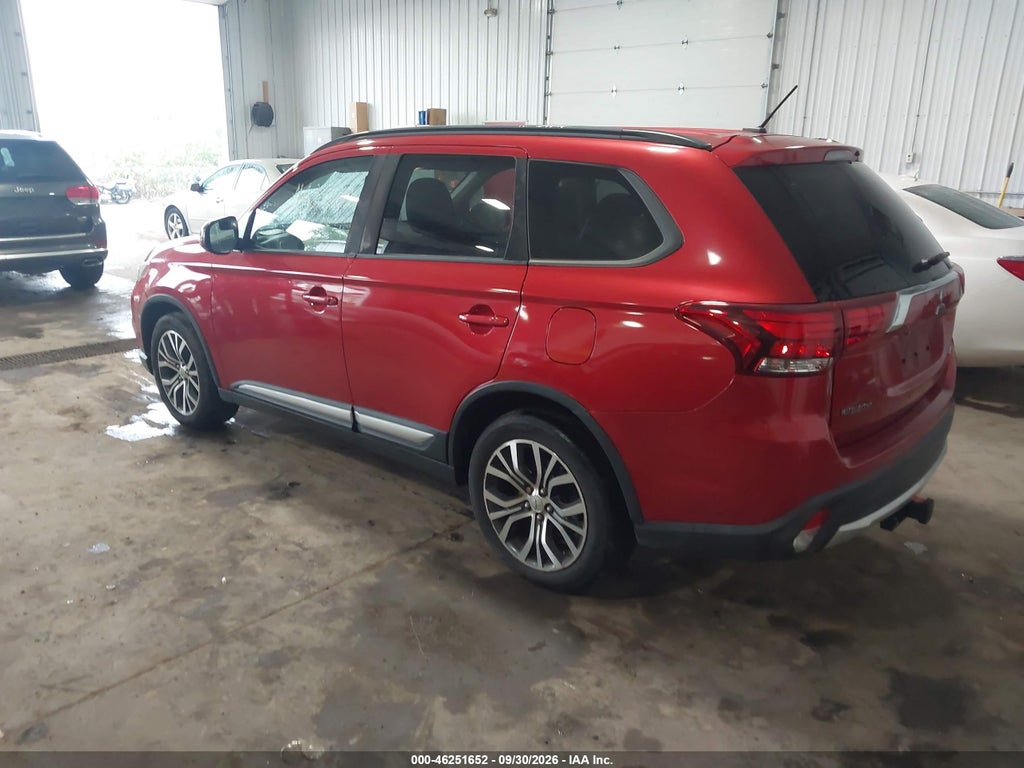 2016 Mitsubishi Outlander SEL photo 3