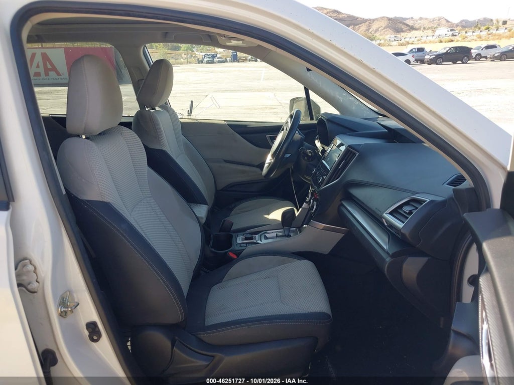2020 Subaru Forester Premium photo 5