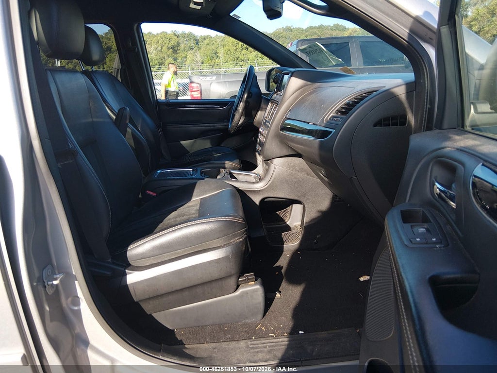 2016 Dodge Grand Caravan SXT photo 5