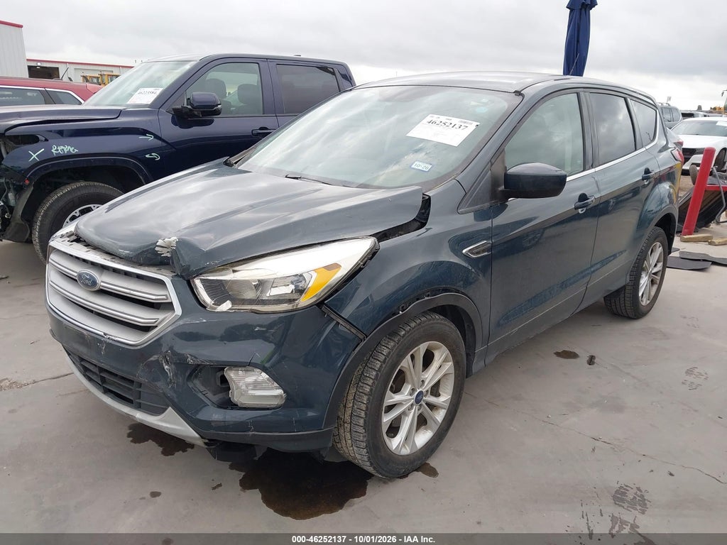 2019 Ford Escape SE photo 2