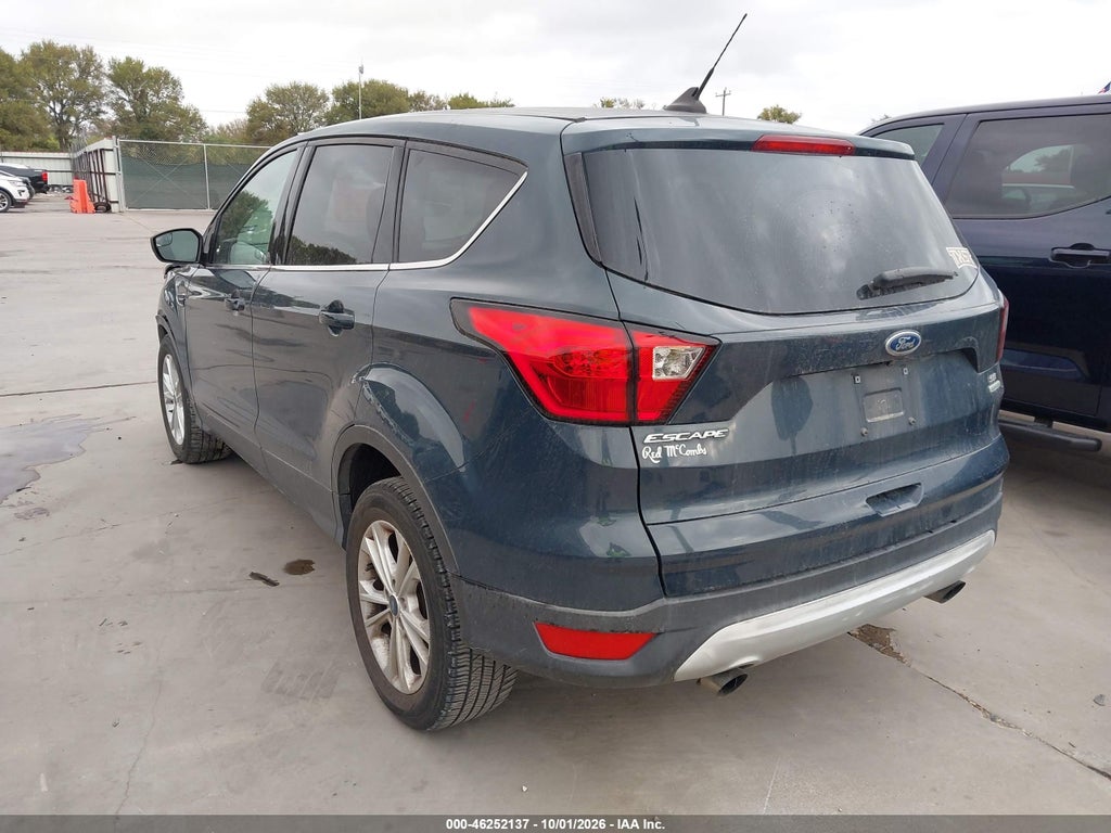 2019 Ford Escape SE photo 3
