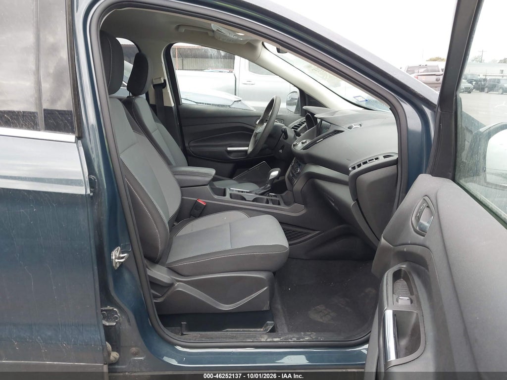 2019 Ford Escape SE photo 5