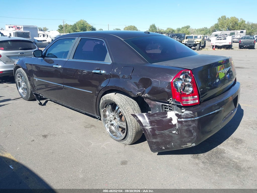 2010 Chrysler 300C photo 3