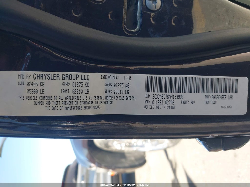 2010 Chrysler 300C photo 9
