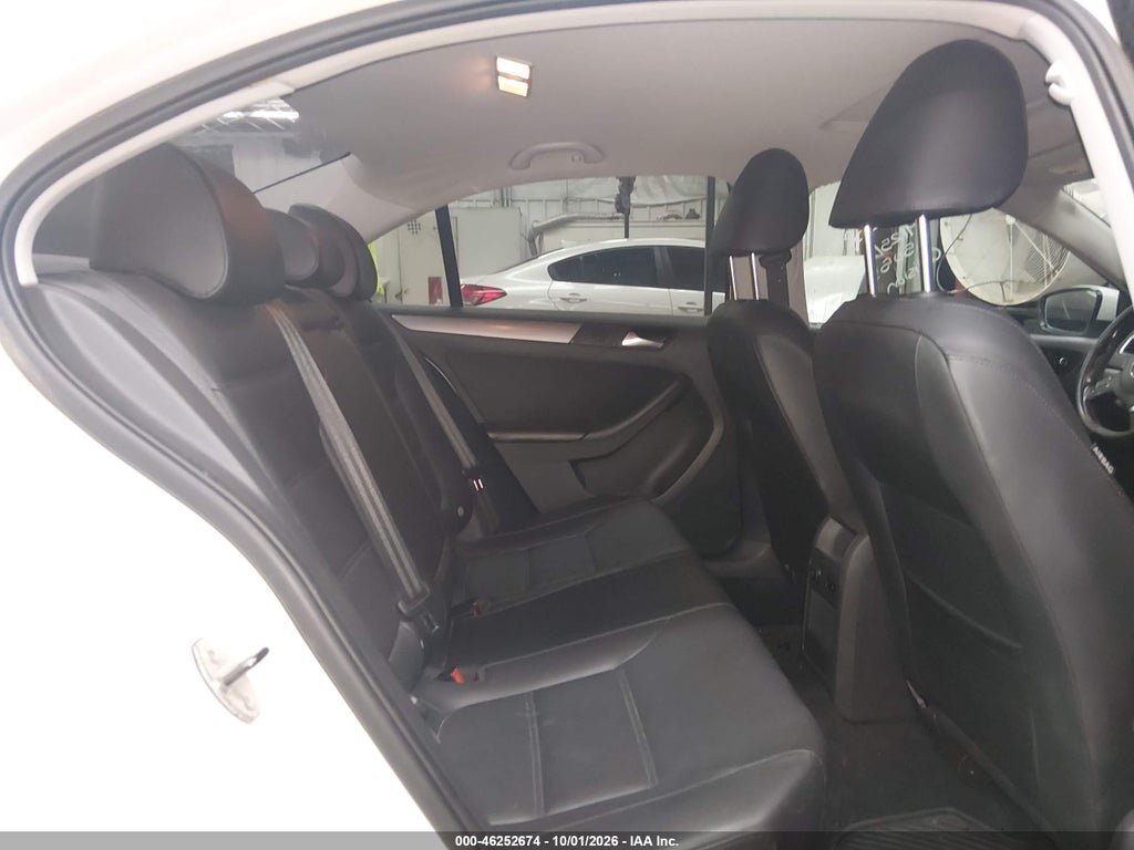 2013 Volkswagen Jetta 2.0L TDI photo 8