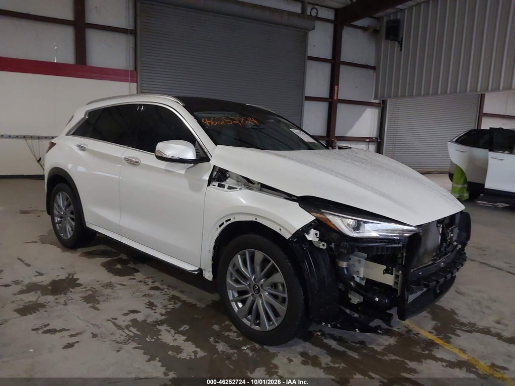 2023 Infiniti QX50 Luxe photo 1