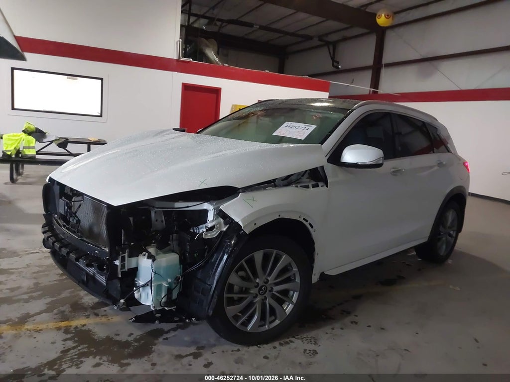 2023 Infiniti QX50 Luxe photo 2