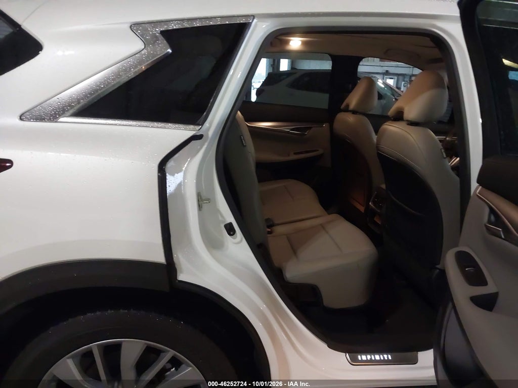 2023 Infiniti QX50 Luxe photo 8