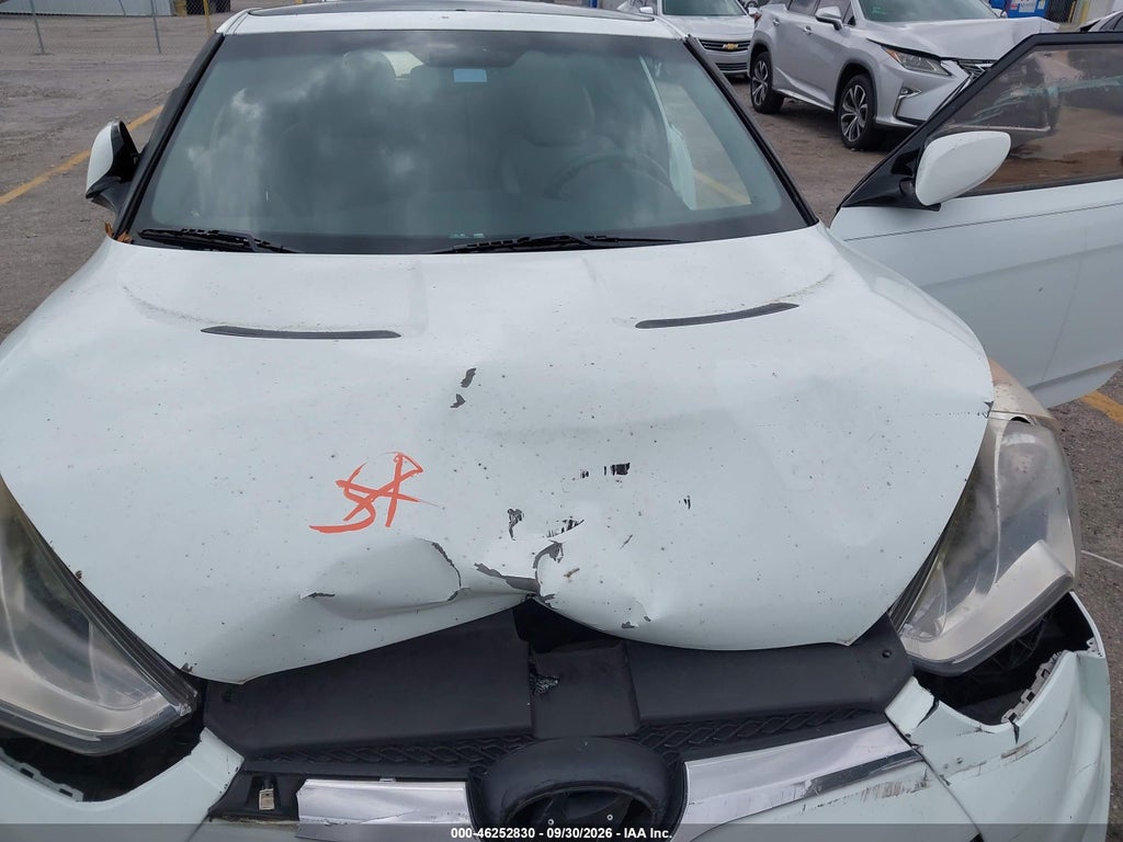 2013 Hyundai Veloster Base W/Gray photo 10
