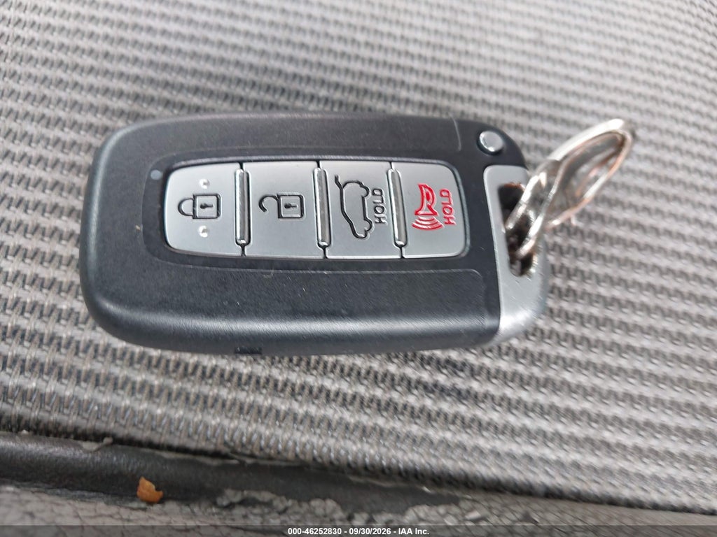 2013 Hyundai Veloster Base W/Gray photo 11