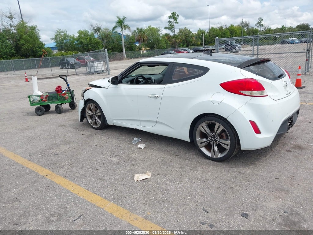 2013 Hyundai Veloster Base W/Gray photo 3