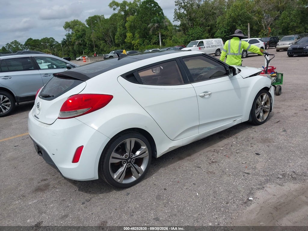 2013 Hyundai Veloster Base W/Gray photo 4