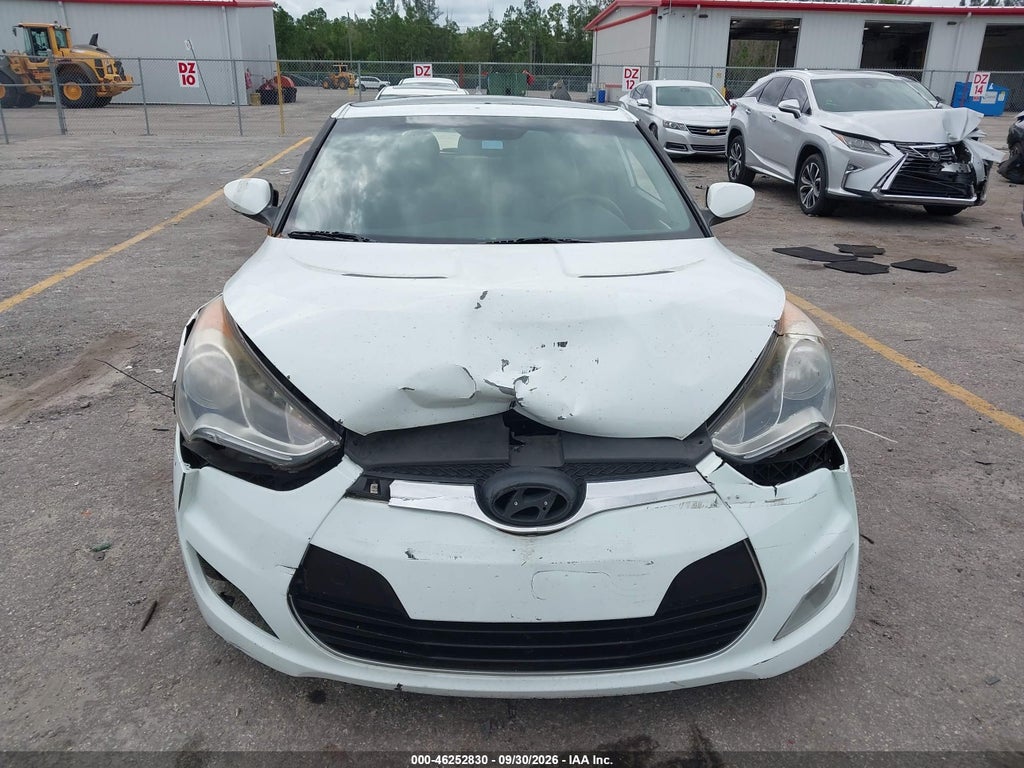 2013 Hyundai Veloster Base W/Gray photo 6