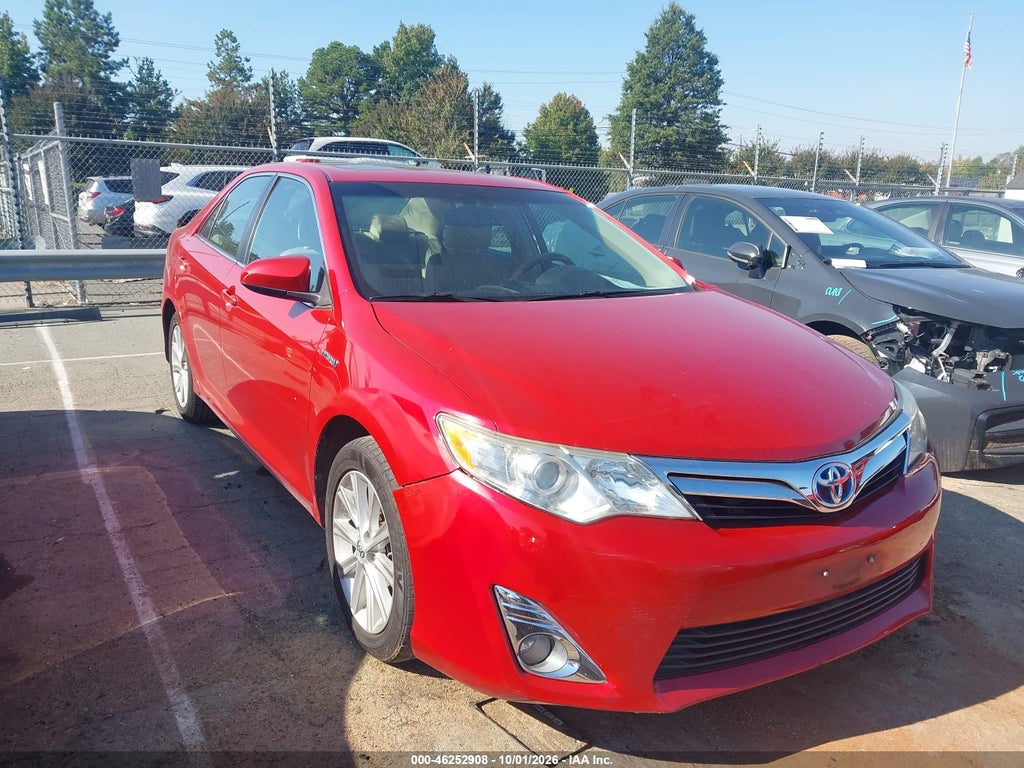 2013 Toyota Camry Hybrid XLE photo 1