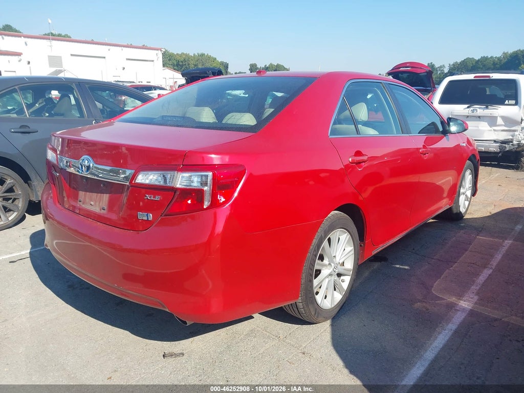 2013 Toyota Camry Hybrid XLE photo 4