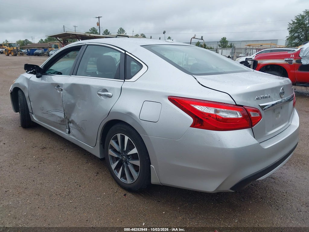 2016 Nissan Altima 2.5 SV photo 3