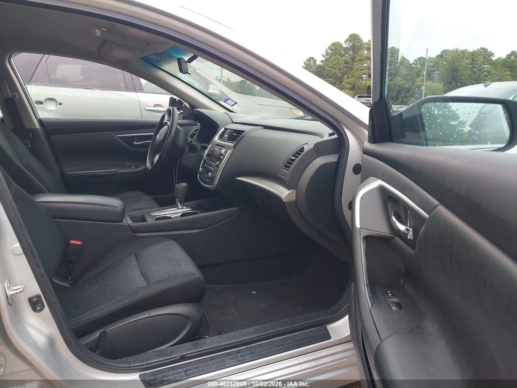 2016 Nissan Altima 2.5 SV photo 5