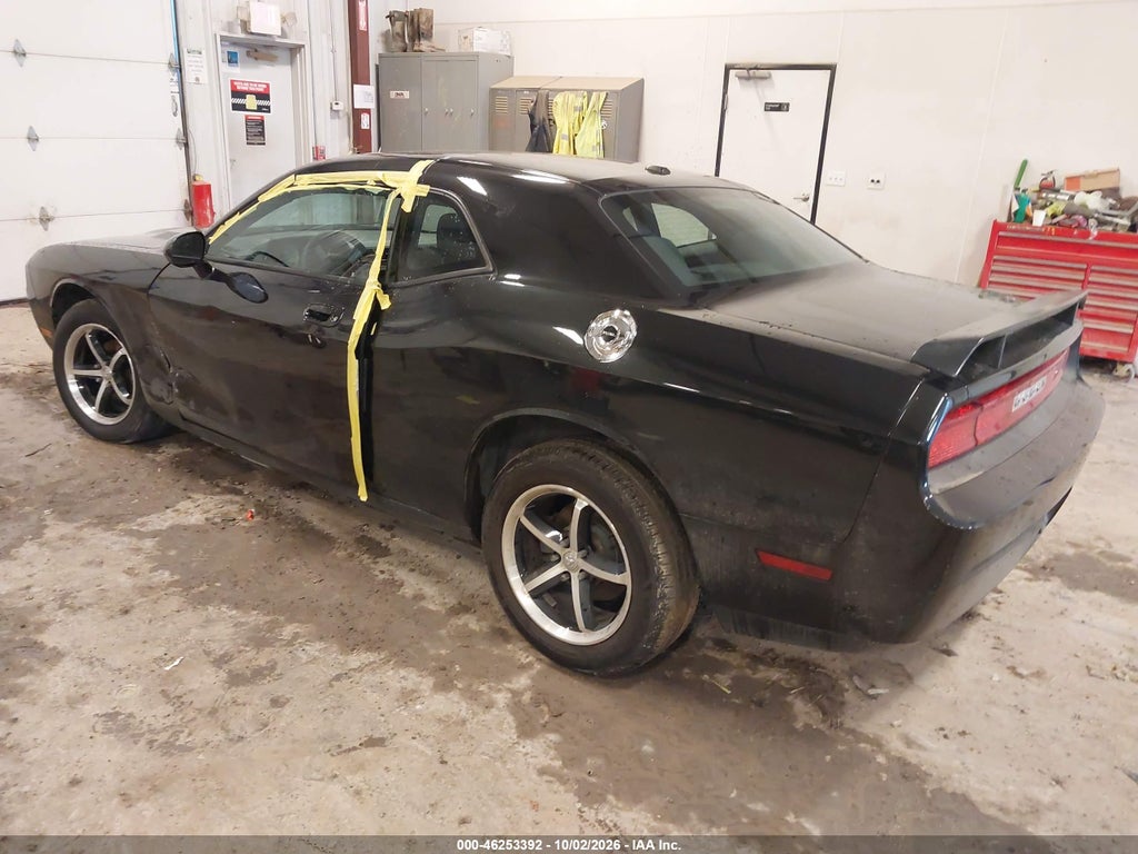 2010 Dodge Challenger SE photo 3