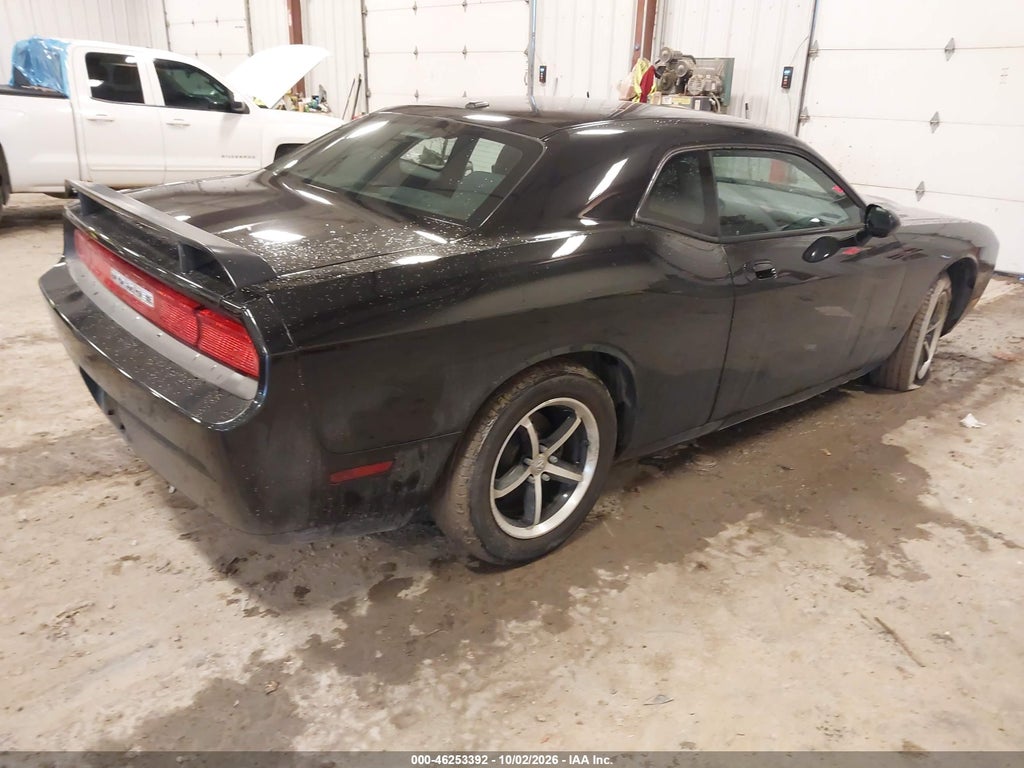 2010 Dodge Challenger SE photo 4