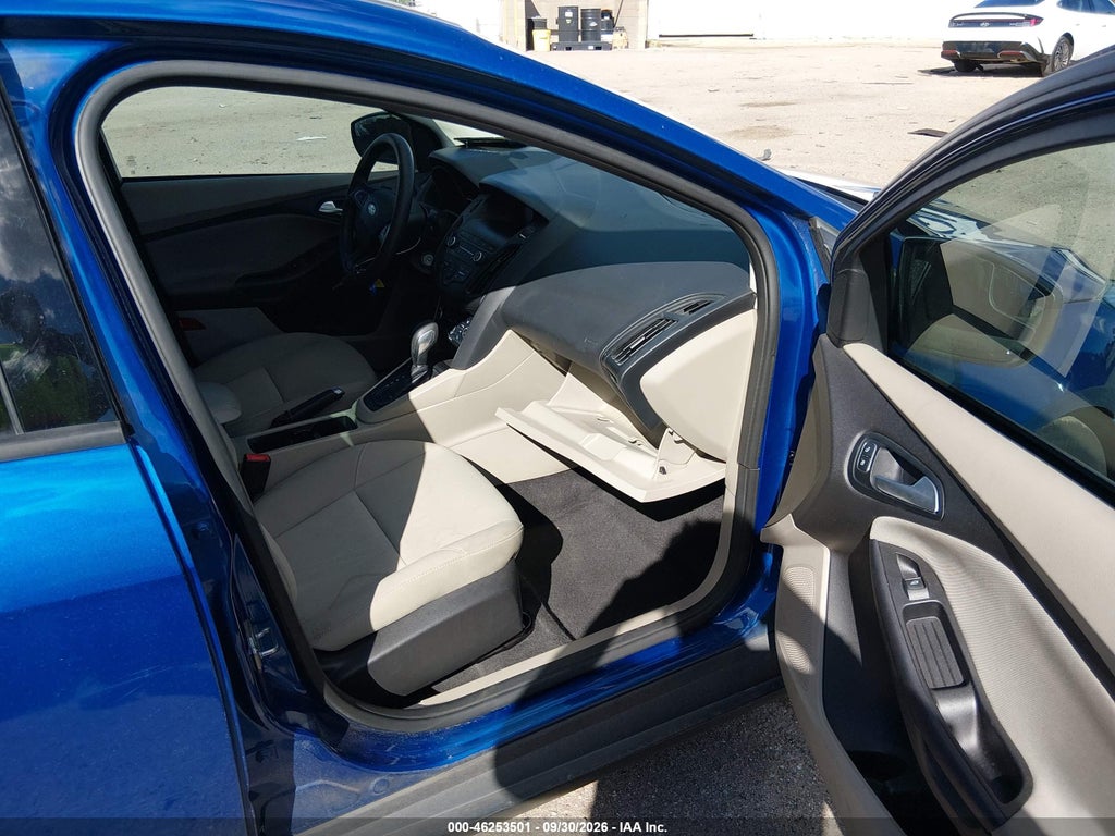 2018 Ford Focus SE photo 5